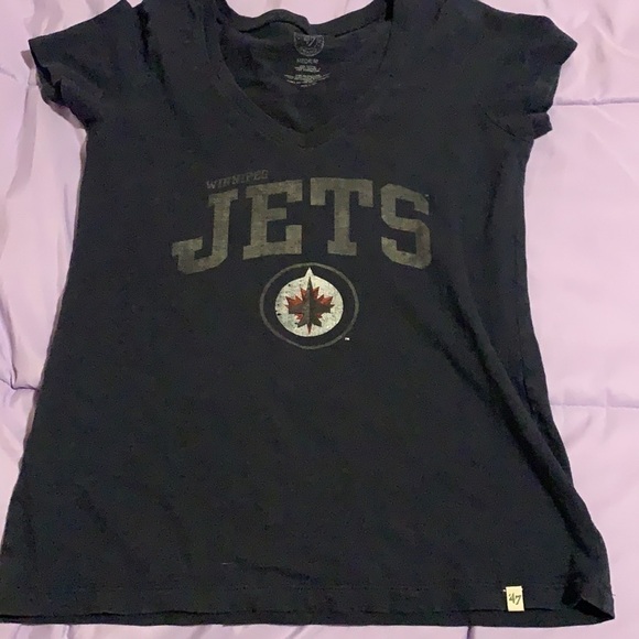 Tops - 𝅺winnepeg Jets shirt